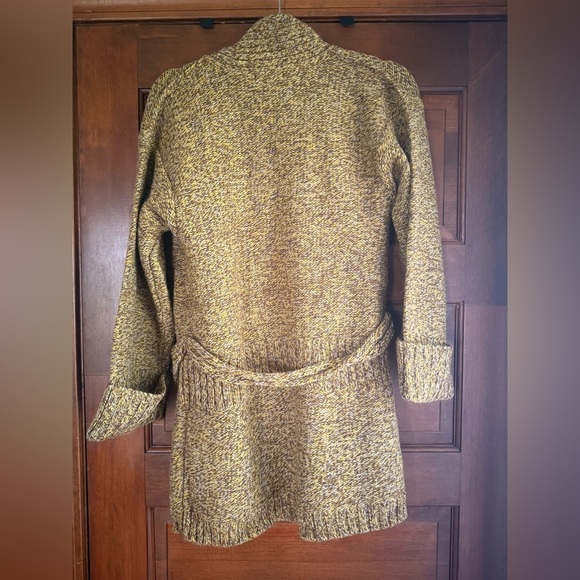 Chaudry KC Knit Cardigan Sweater 🐻 - Picture 3 of 3